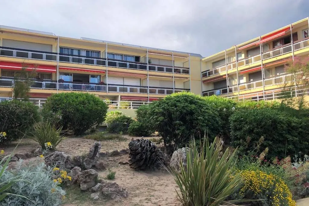 Charmant studio avec terrasse vue mer à 50 m Sainte-Maxime Appartement