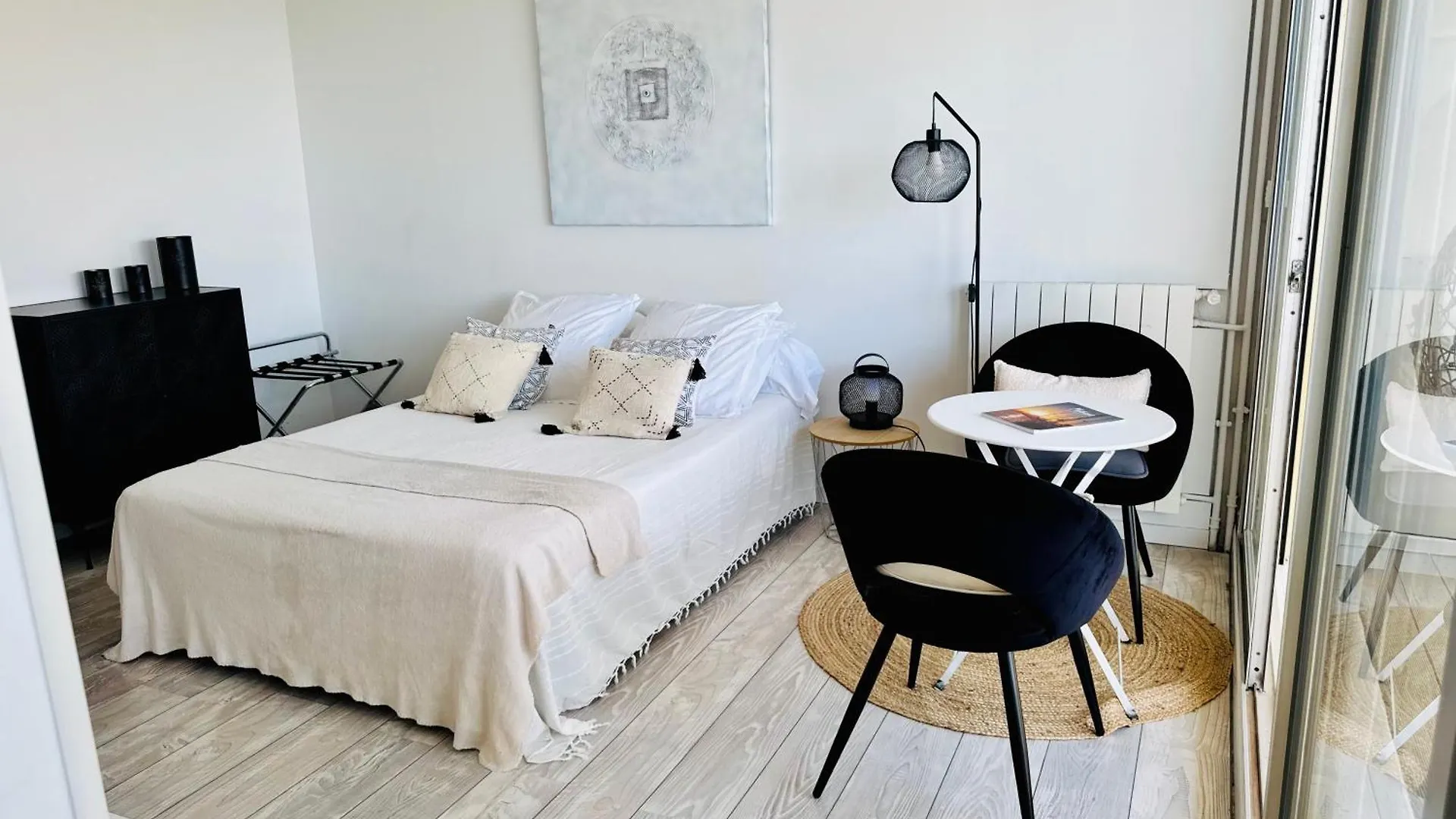 Charmant studio avec terrasse vue mer à 50 m Sainte-Maxime Appartement